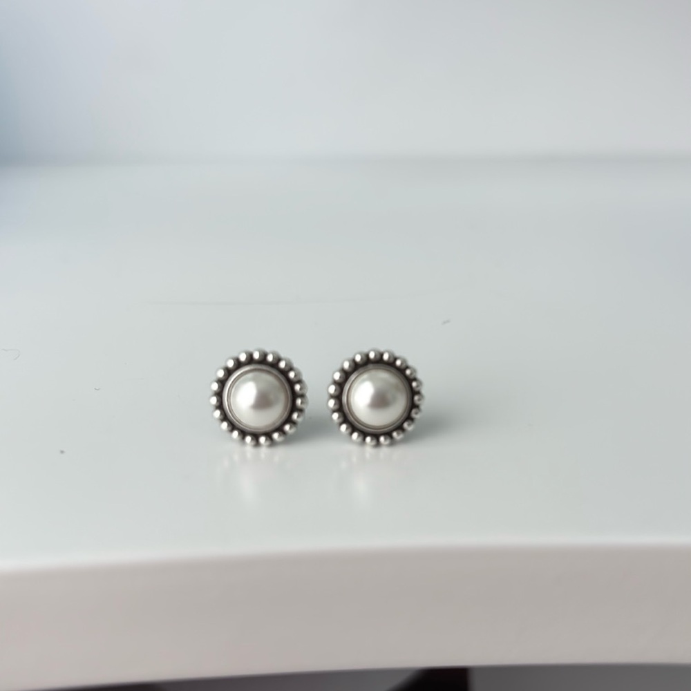 Brighton Luster medium stud earrings